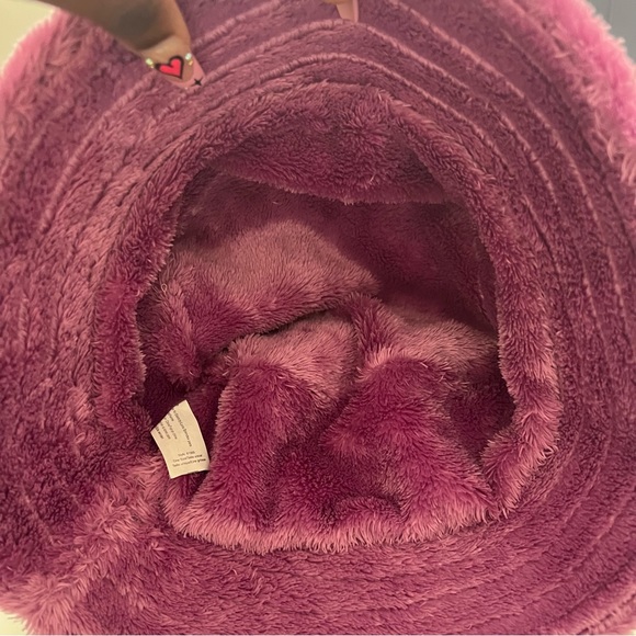 Y2K Mauve Fuzzy Bucket Hat - Picture 5 of 7